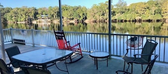 Suwannee River, Fanning Springs, BIG DOCK