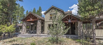 SPEND THANKSGIVING WEEKEND!! See pics
LARGE KITCHEN and 9 TV's! CALDERA SPRINGS,