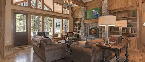 Smart-TV, Kamin, Videospiele, DVD-Player