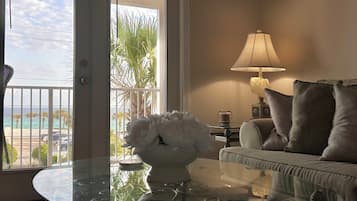 Una televisión, un reproductor de DVD