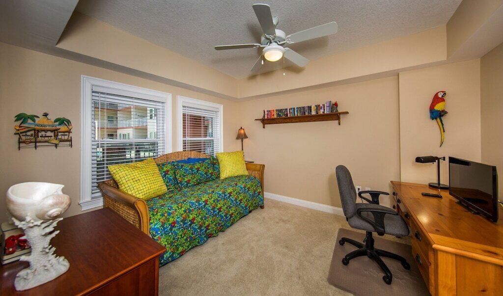 3rd bedroom has a trundle bed - two twins or push together for a king