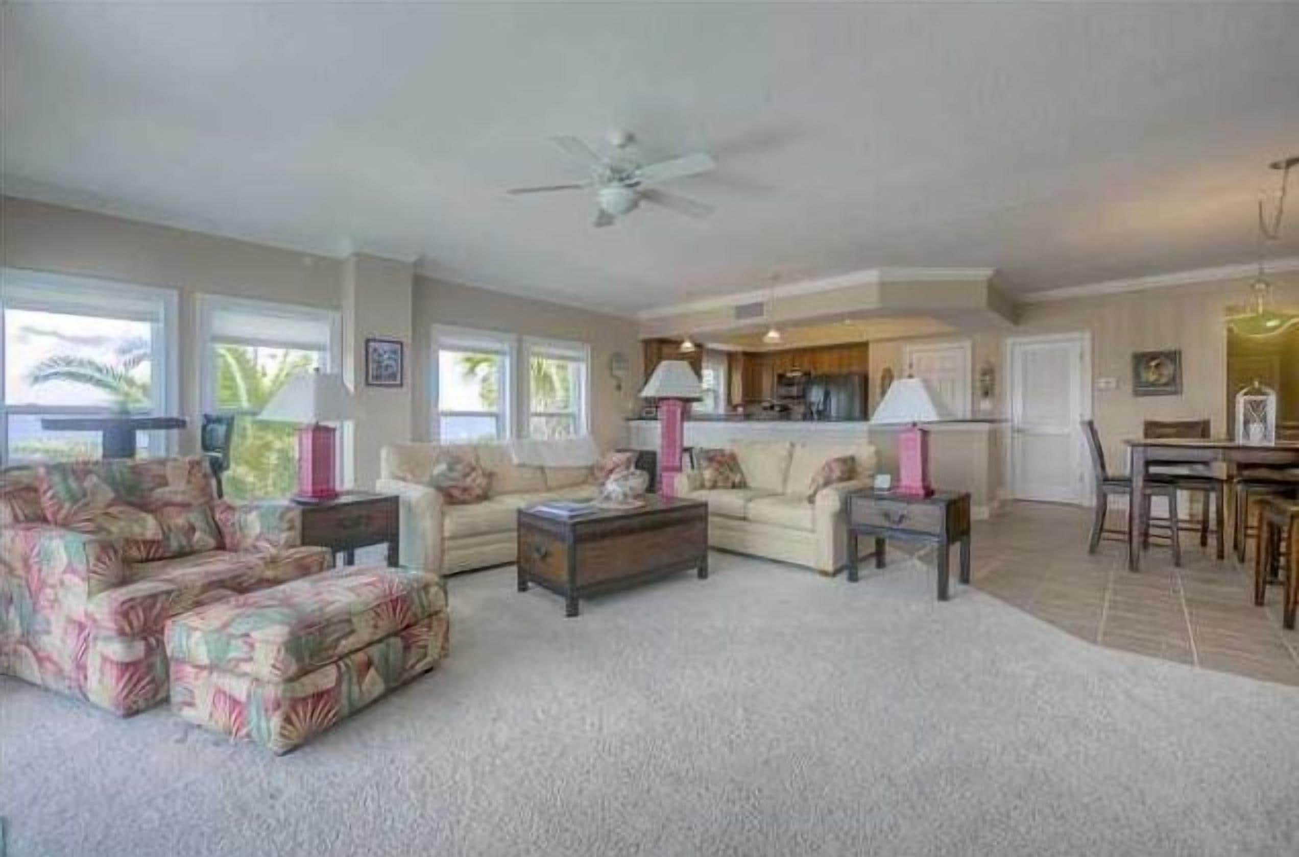 View from the living room towards kitchen 