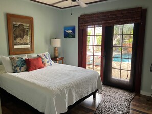 3 habitaciones, tabla de planchar con plancha y cuna de viaje 