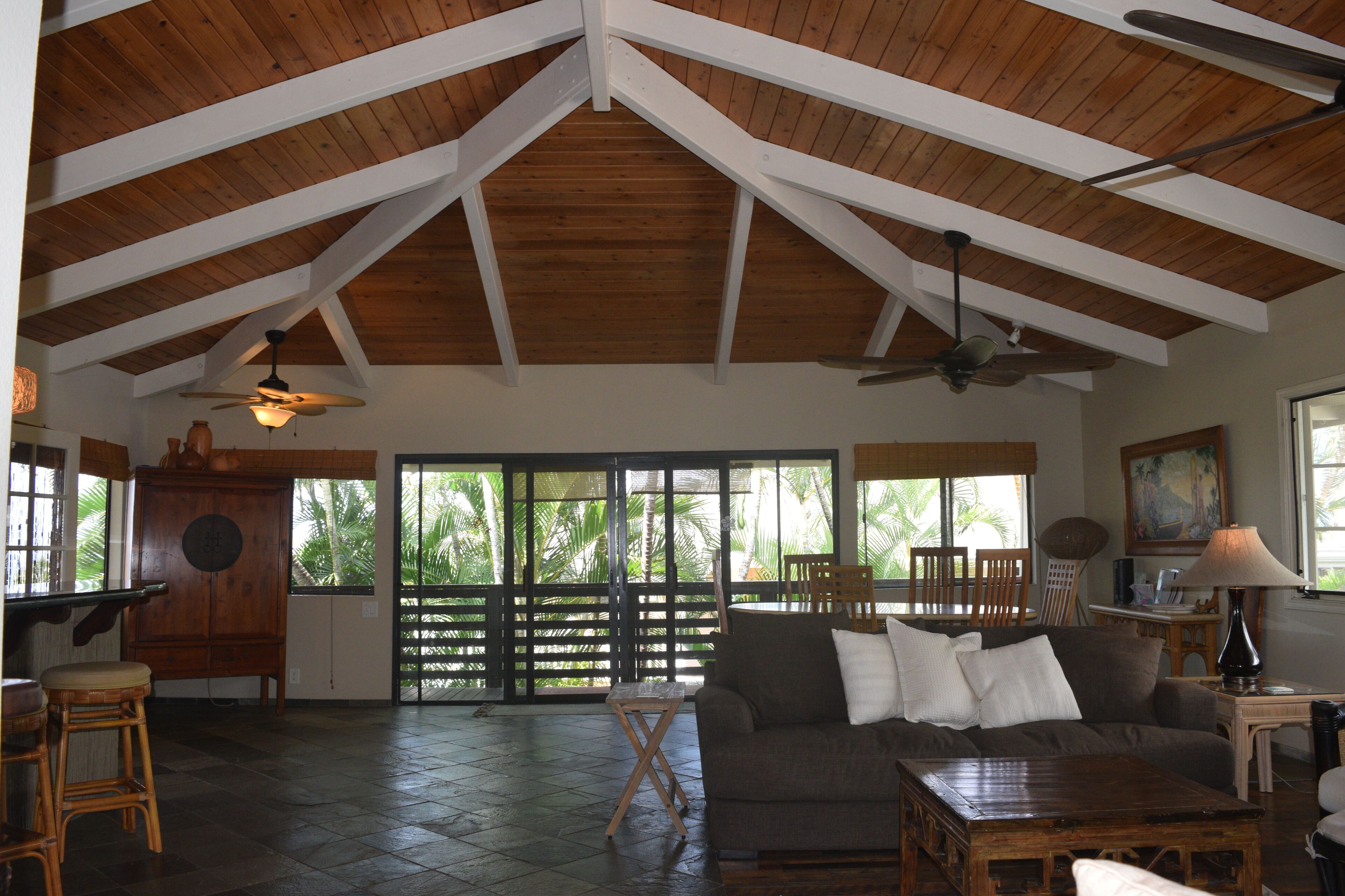 Smart-tv, dvd-spelare och en stereo