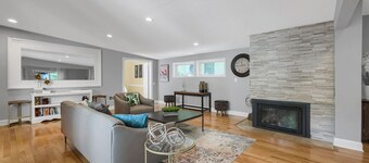 Ultimate Group Retreat: Designer 5BR Escape & City Views