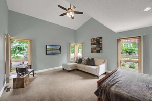 6 bedrooms, desk, iron/ironing board, free WiFi