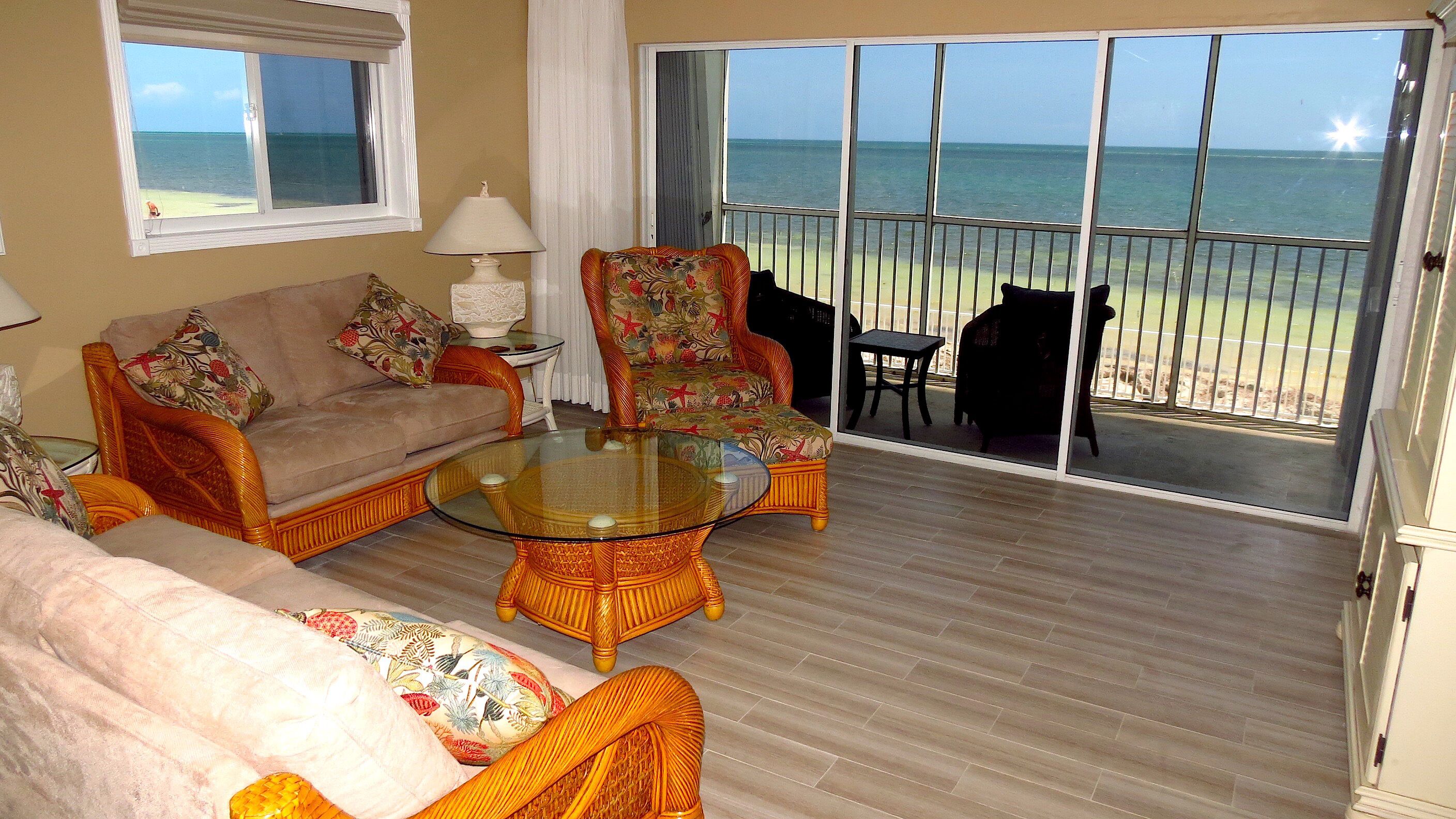 Amazing Ocean View Condo on the Beach!