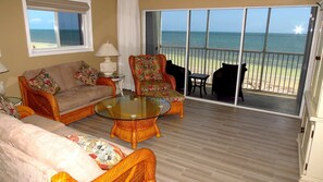 Smart TV - Oceanfront Condo on the Beach with a swimming pool! (Marathon)