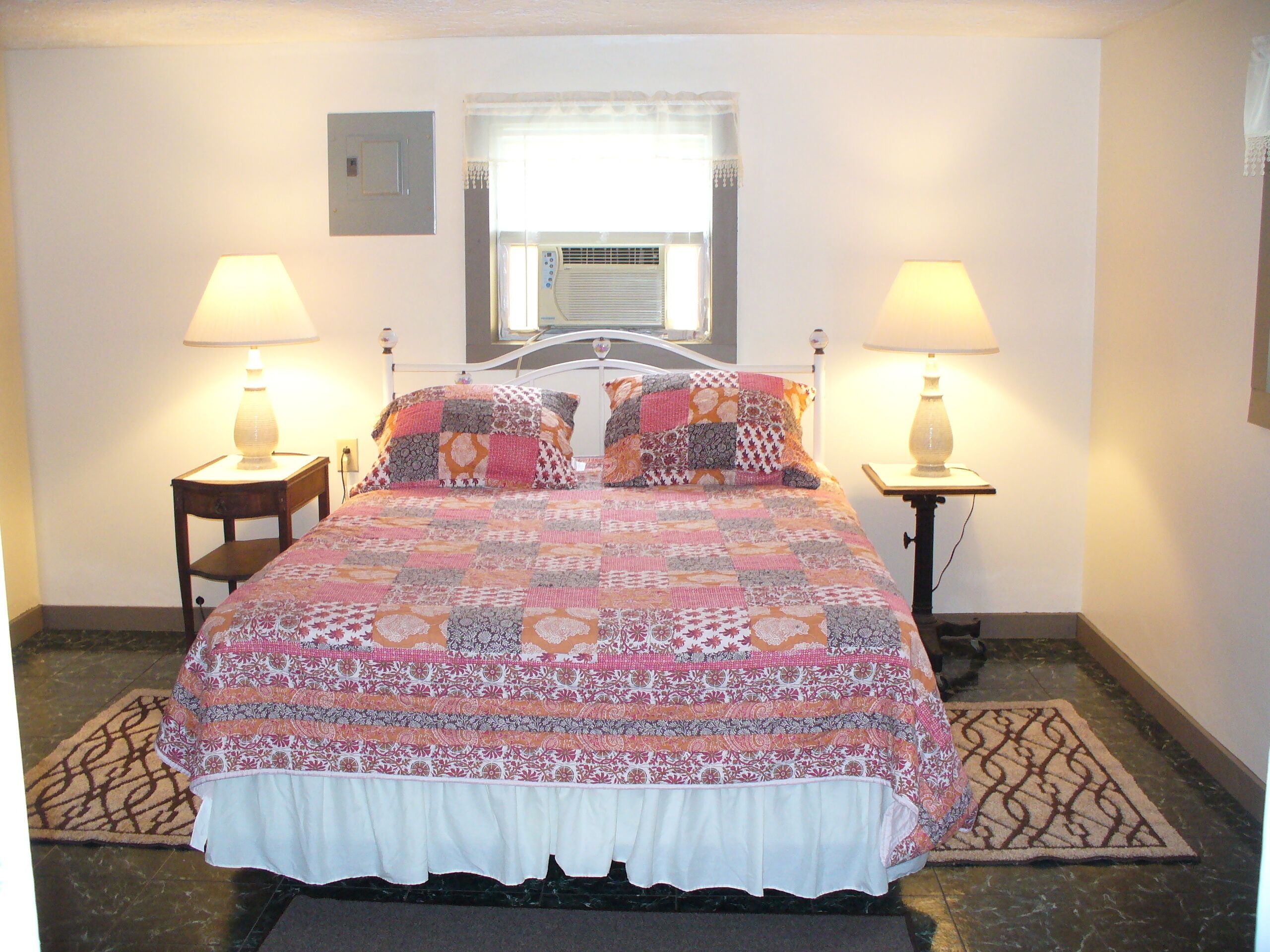 1 多间卧室、办公桌、免费 WiFi、床单