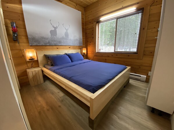 2 bedrooms, travel cot, free WiFi, bed sheets