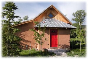 Exterior - Ski Monarch, WiFi, pets, hot tub, pond, trout stream on 35 acres , sleeps 4 (Salida)