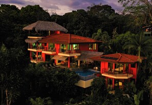 Exterior - TOP RATED/OCEANVIEW, closest to Manuel Ant. Park & beach, W/daily wildlife visit (Quepos)
