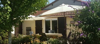 Cottage with large Peaceful Garden.