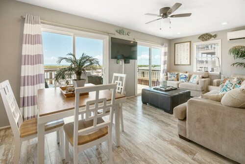 LUXURIOUS BEACH RETREAT WITH THE BEST FISHING AND OCEAN VIEWS IN ALL OF SARGENT!