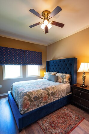 4 bedrooms, desk, iron/ironing board, travel cot