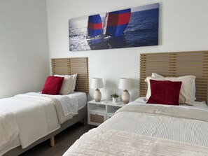 3 bedrooms, in-room safe, desk, iron/ironing board - Lely Masters Reserve: Golf, Players club, Private pool, Ultimate comfort! (Naples)