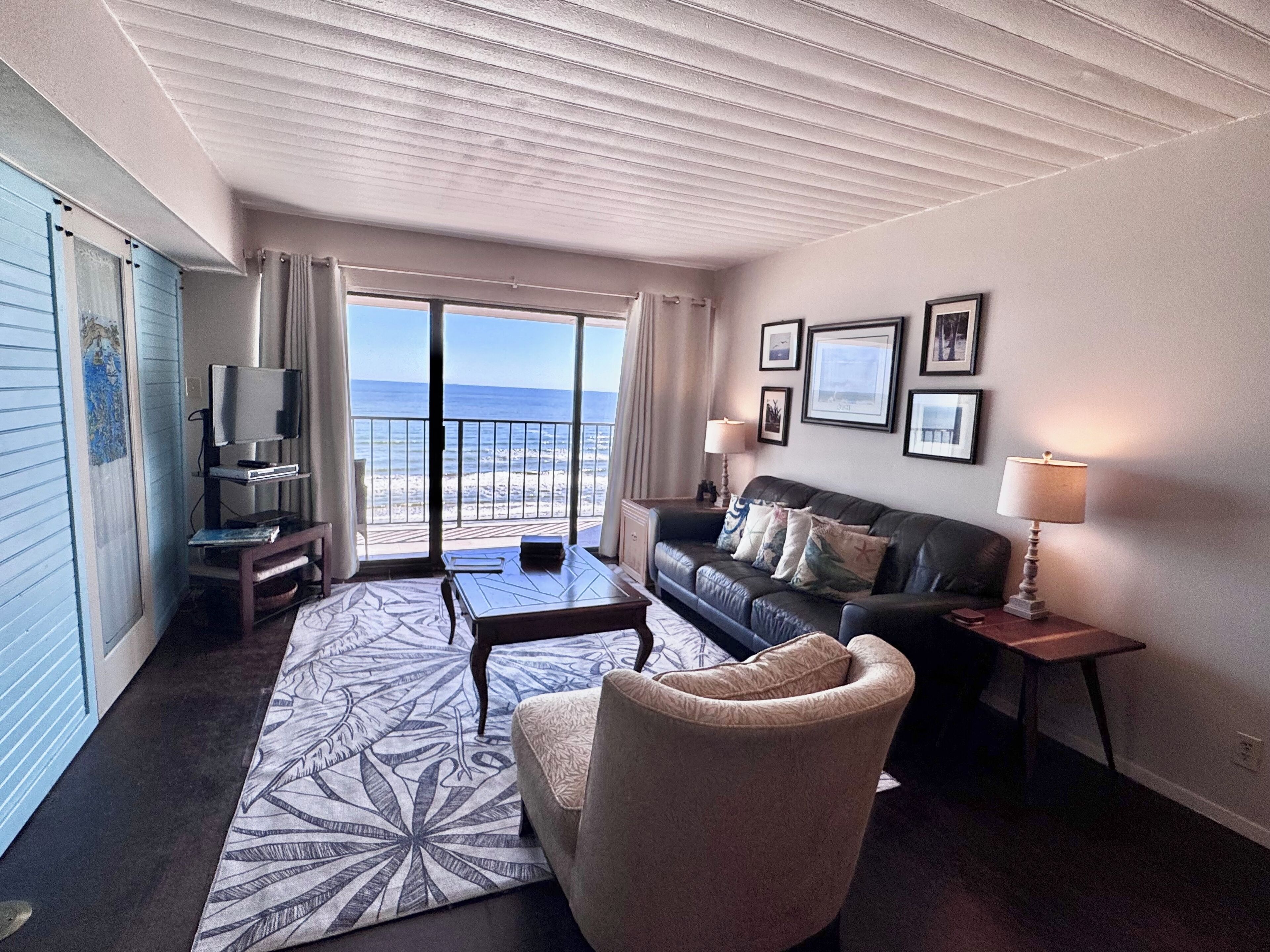 Smart TV, lettore DVD, libri