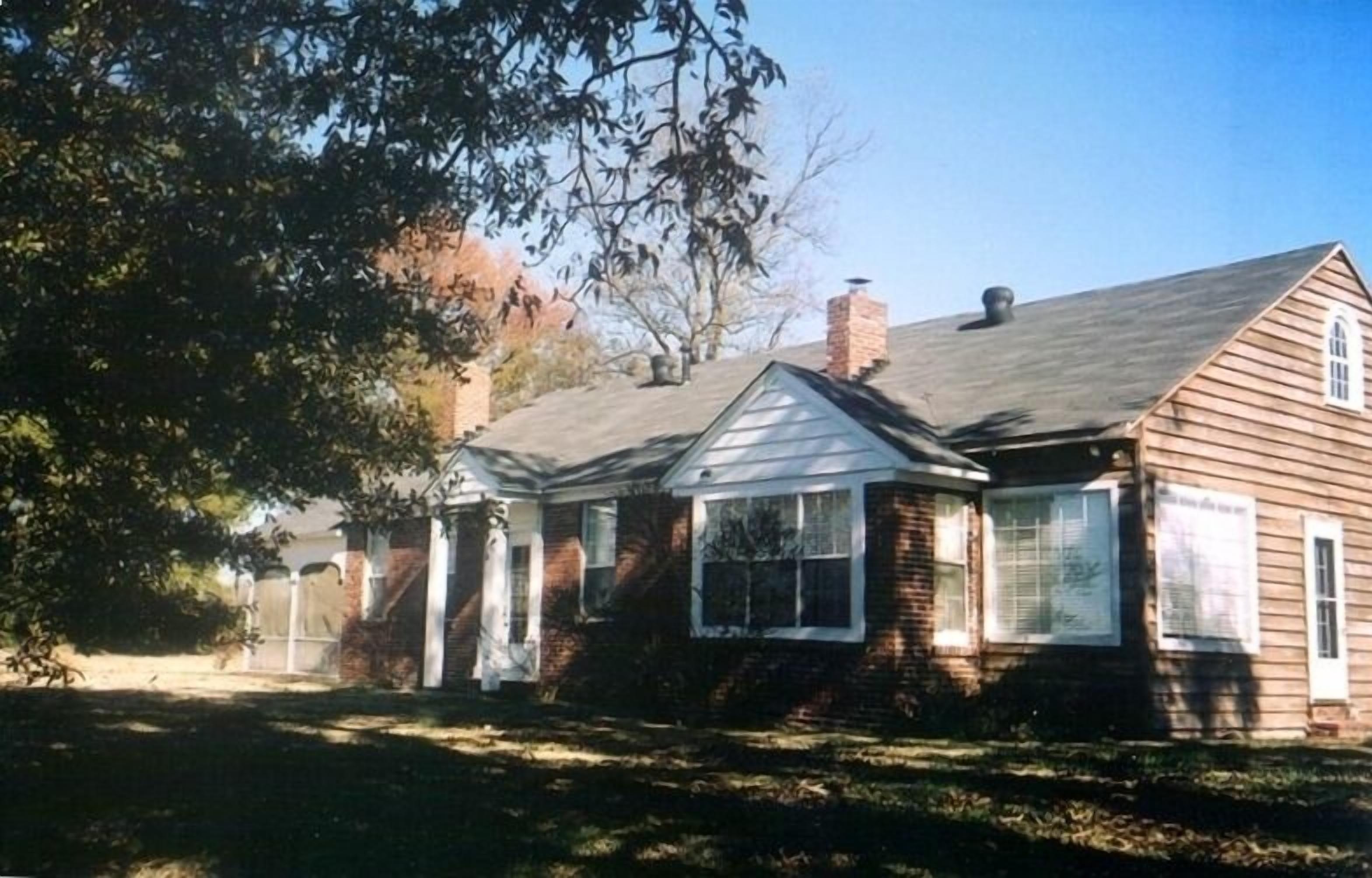 Historic Horseshoe Lake Cottage