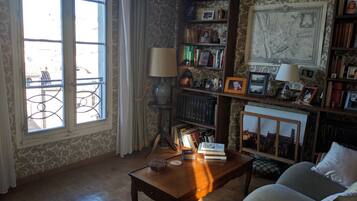TV, DVD player, books, music library
