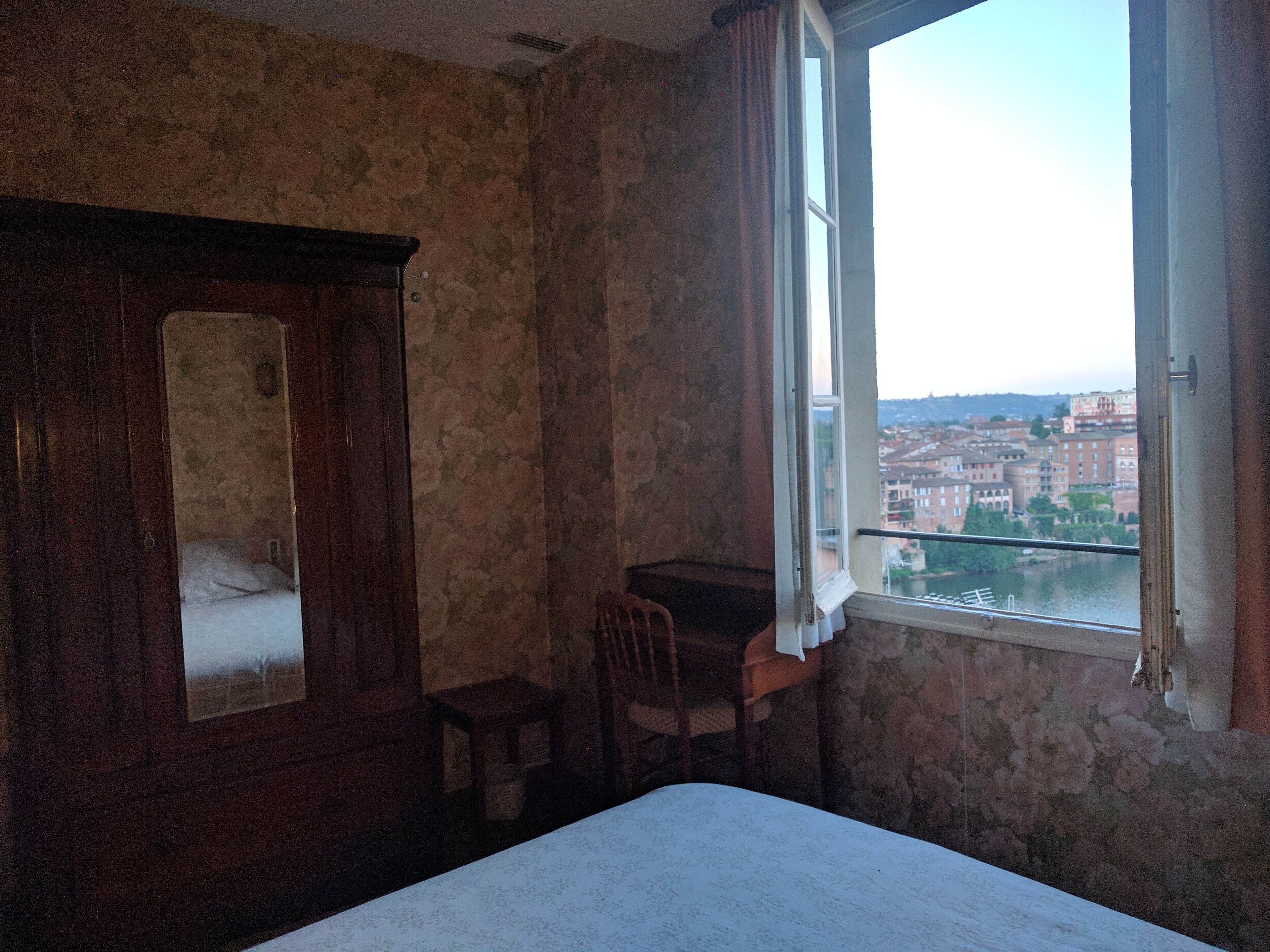 3 bedrooms, iron/ironing board, travel crib, WiFi