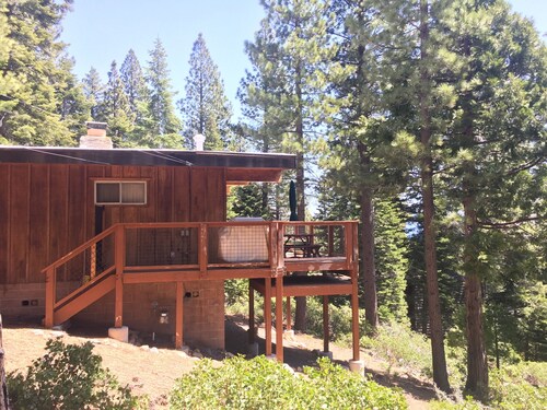 Tahoe City Cabin ~ Spectacular Lake View! Kävele järven ja kaupungin * WIFI *
