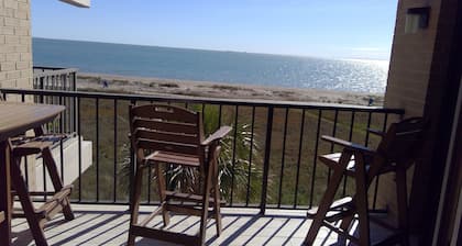 On Beach and Close to Fun! - Oct, Nov and Dec Discounts