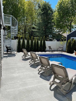 Outdoor pool, a heated pool