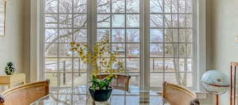 Beachfront 3+ Bed/3-1/2 Bath N Shore Pool,Fire Pits, Decks, Fireplace