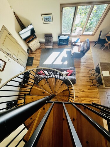 Breathtaking Mountain View, Close to Everything yet tucked away in the woods. 