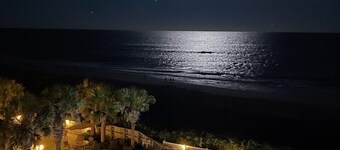 "Barefoot Paradise," Unobstructed Oceanfront, Linens, Heated pool, Modern Decor