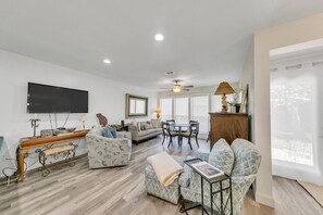 TV, fireplace, DVD player, stereo