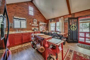 Frigorifero, piano cottura, macchina per tè/caffè