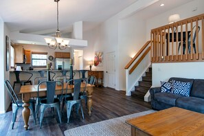 Interior - Park Forest Moose Pad Townhome: Hot Tub, On Shuttle Route (Breckenridge)