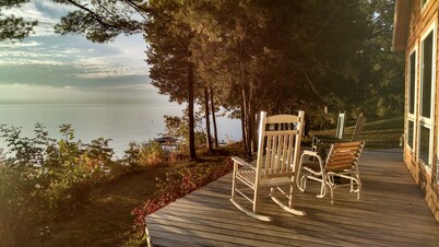 Serenity Aloft House - Seneca Lake House