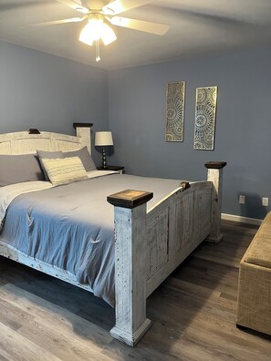 2 bedrooms, iron/ironing board, free WiFi, bed sheets - Off Season Rates!  Ideal location on Lake Hamilton! (Lake Hamilton)