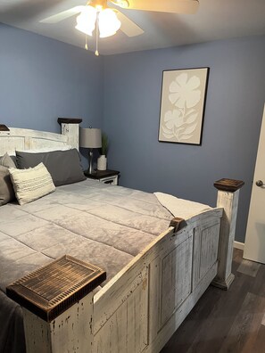 2 bedrooms, iron/ironing board, free WiFi, bed sheets