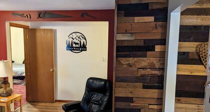 Clean and spacious 3 bedroom ranch between Cranberry & Tupper Lakes