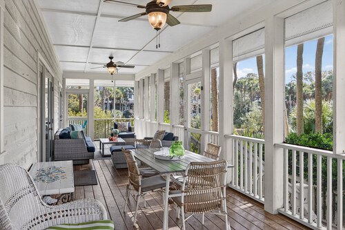 Charming KIAWAH Home in IDEAL Location with Pool Access, Screened Porch, Close to Beach!
