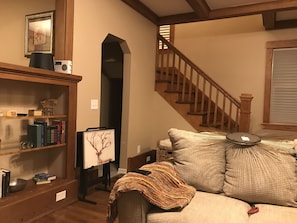 Interior - Large Home In Dundee For Families, Pets Welcome (Omaha)