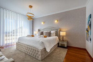5 bedrooms, in-room safe, iron/ironing board, WiFi
