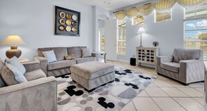 Smart-TV, Videospiele, DVD-Player, Tischfußball