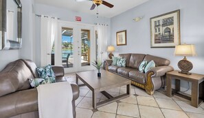 Smart-TV, Videospiele, DVD-Player, Tischfußball