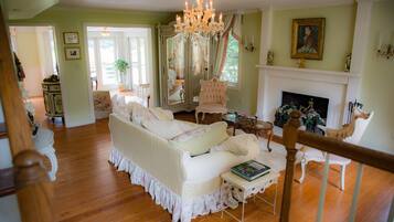 Televisión, reproductor de DVD y estéreo