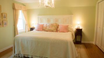 3 habitaciones, tabla de planchar con plancha, wifi y ropa de cama