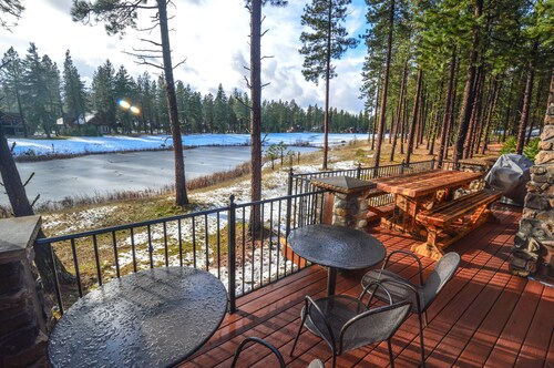 Commodious Country Hideaway nestled in Suncadia.