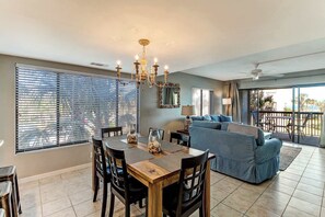Interior - Life Is Swell - Oceanfront, Pool, & Tennis (Fernandina Beach)