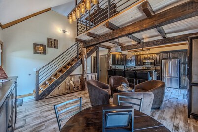 Luxury at Lake of the Ozarks with Private Dock Now booking for 2026