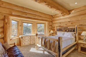 4 bedrooms, desk, iron/ironing board, free WiFi