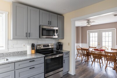 3 BR Home Sleeps 12!