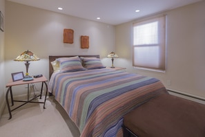 1 chambre, literie hypoallergénique, matelas mémoire de forme, bureau